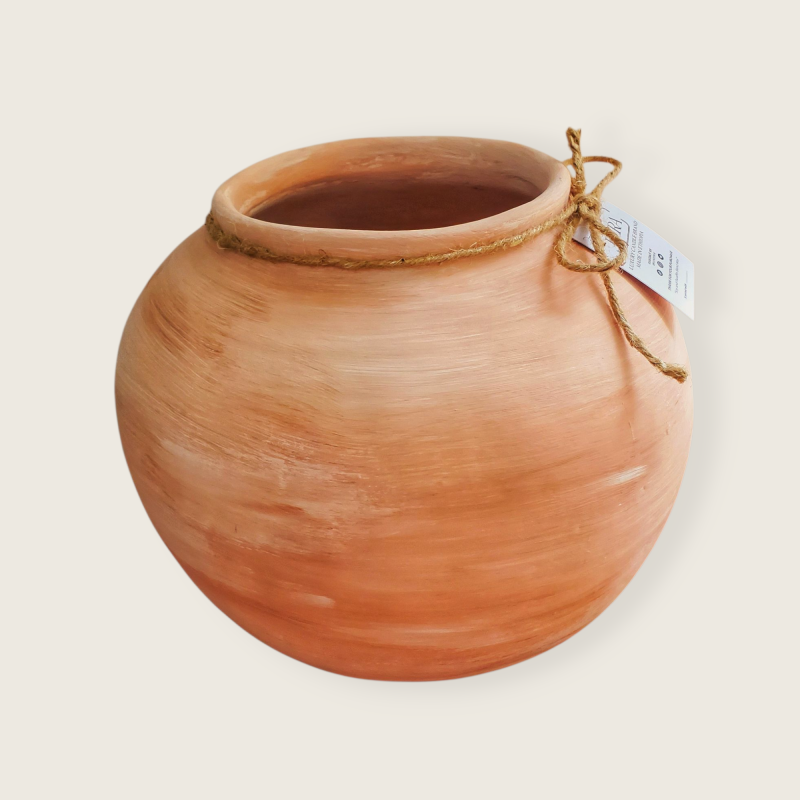 Round pottery vase