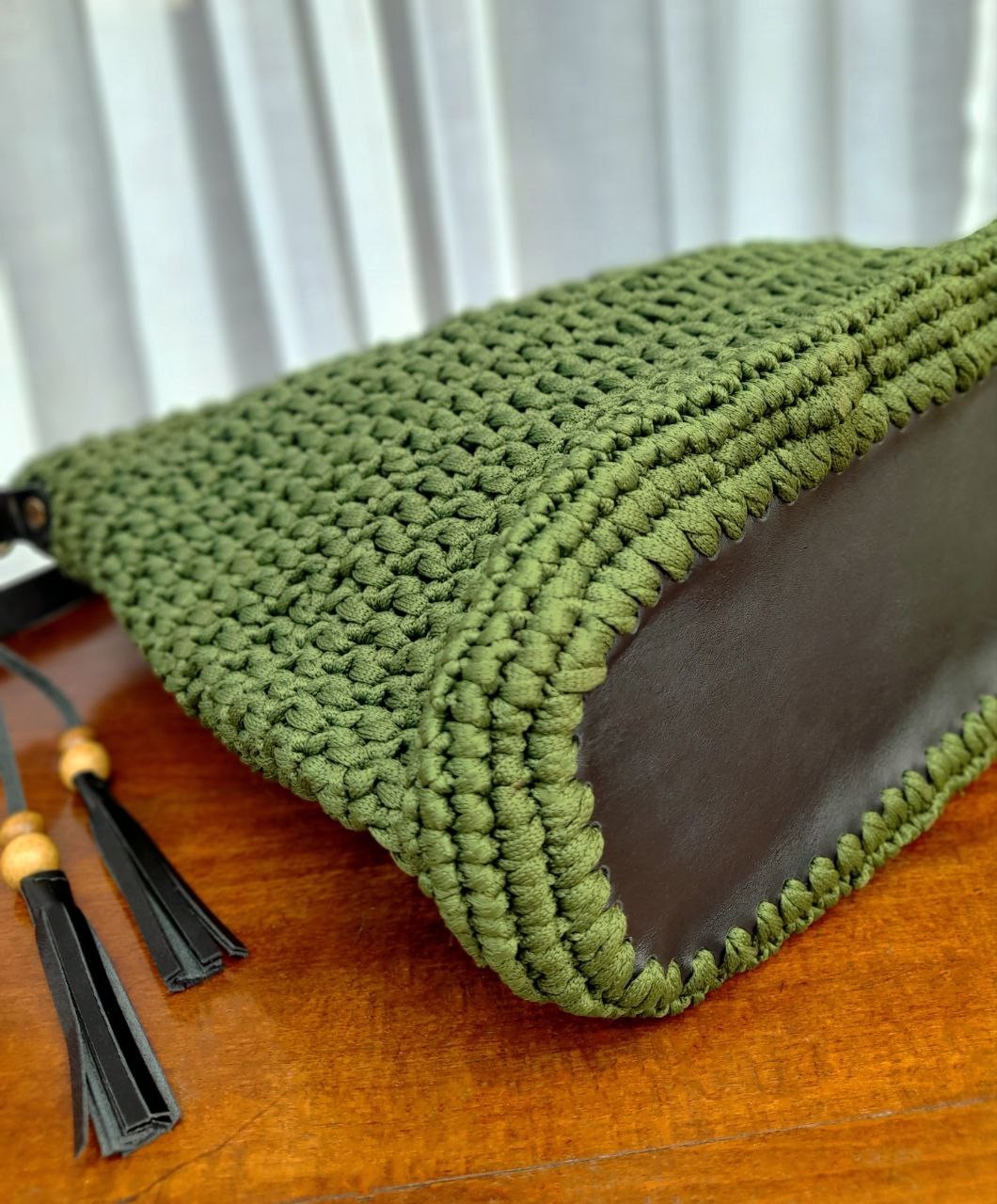 Get your fabulous lily hobo bag