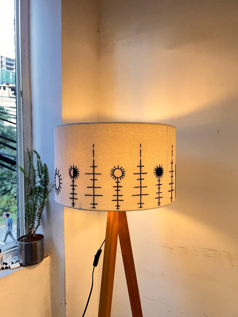 Nikisat Floor Lamp
